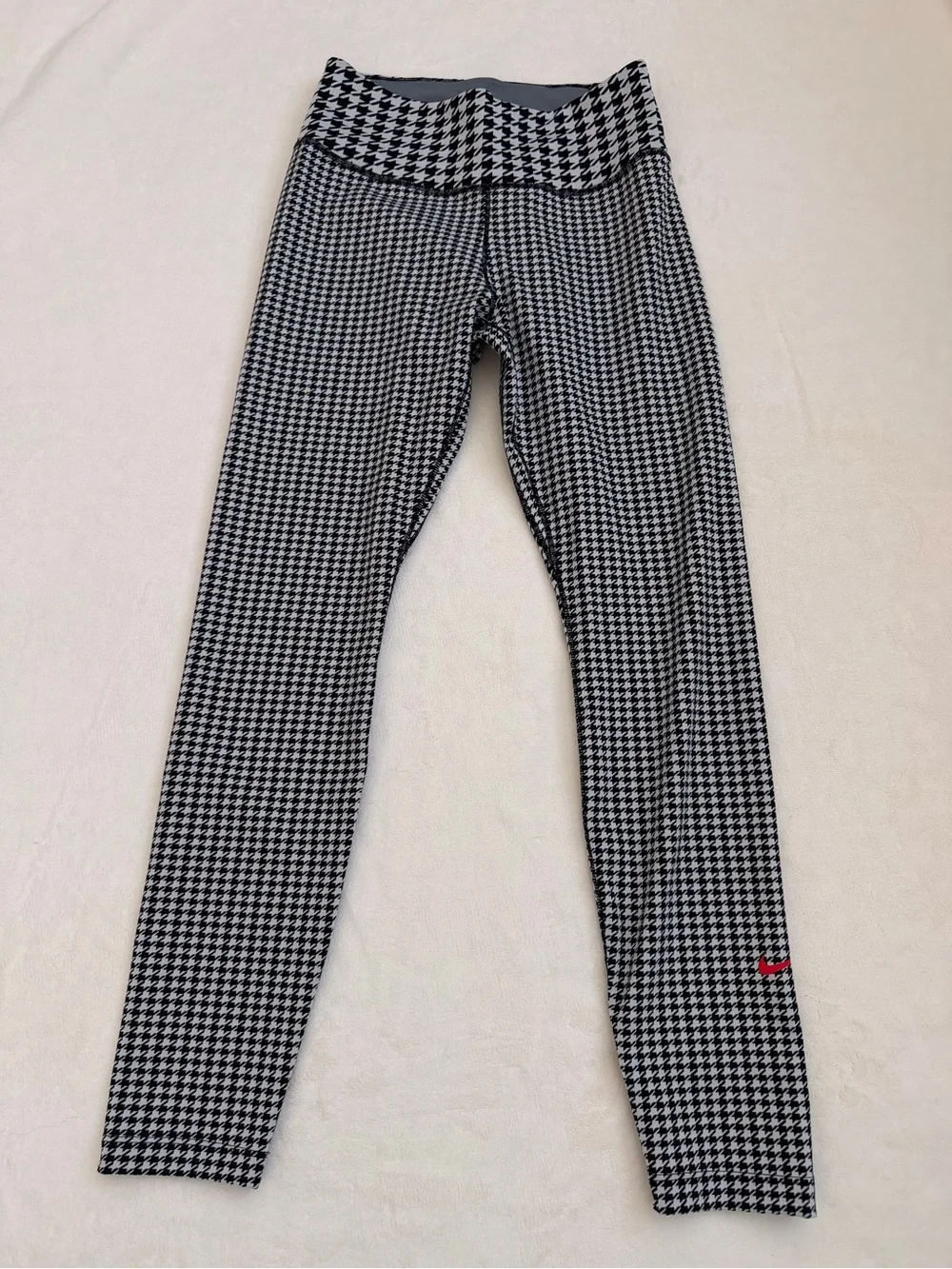 Nike Dri-FIT Houndstooth Leggings Women's Small Black White